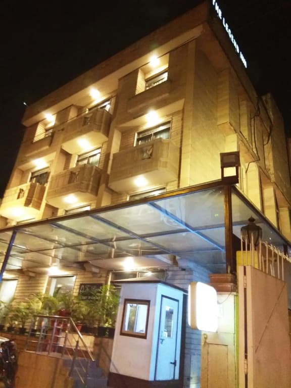 The Legend Inn - New Delhi - photo 33