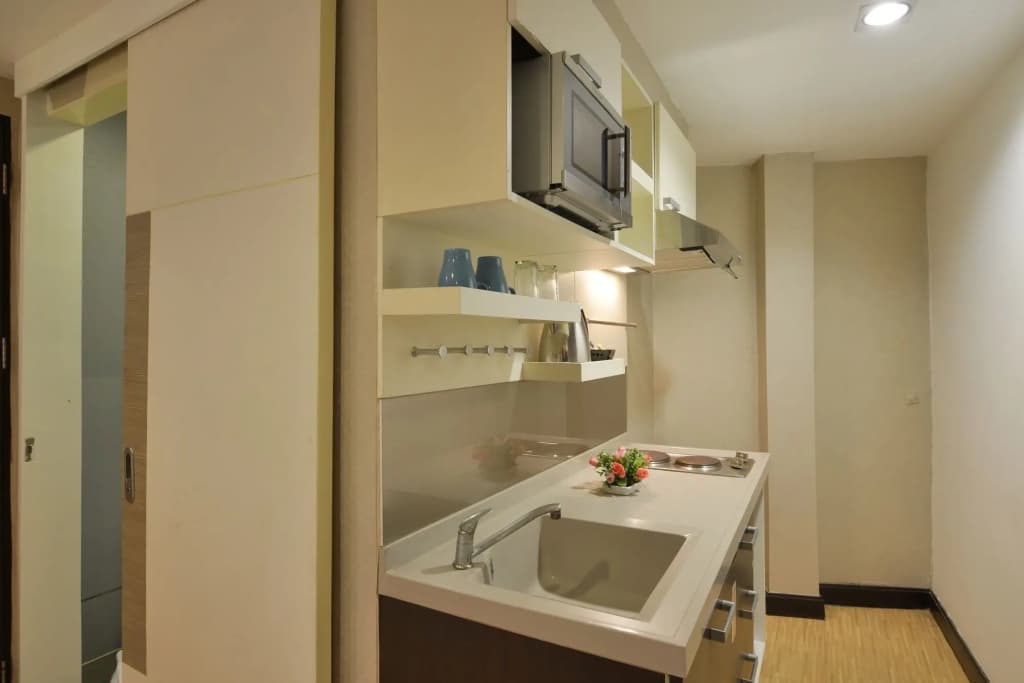 Arawana Express Phromphong Hotel - photo 16