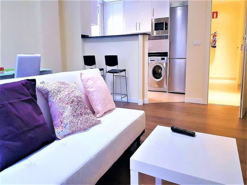 MC YOLO Apartamentos Espacio América - photo 3