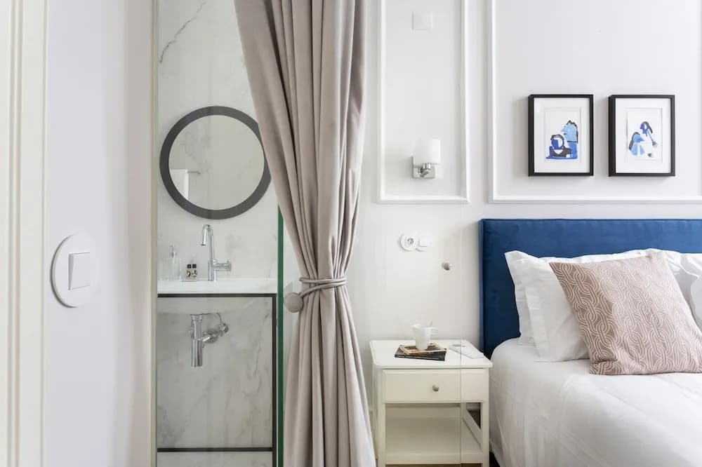 JOIVY Luxurious 2BR Apt w/street view, 2mins to Santa Justa Lift - photo 5