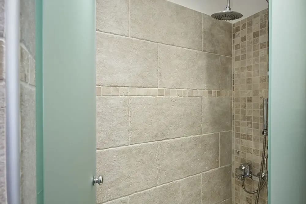 Fabulous 3 Bedroom Apartment near Kalimarmaro - photo 8