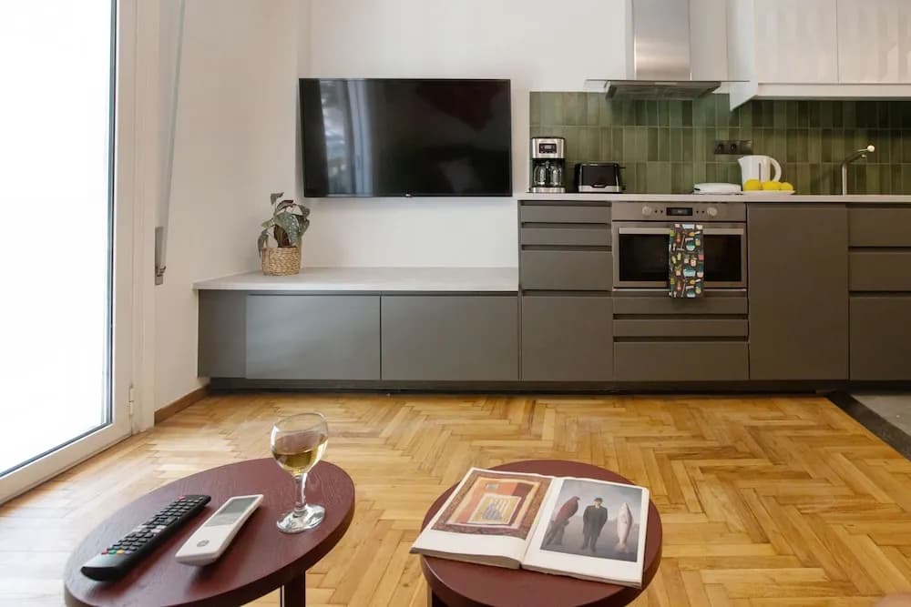 The Modern Studio by GHH - photo 5