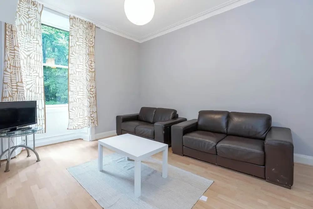 Charming Edinburgh Apartment - photo 5