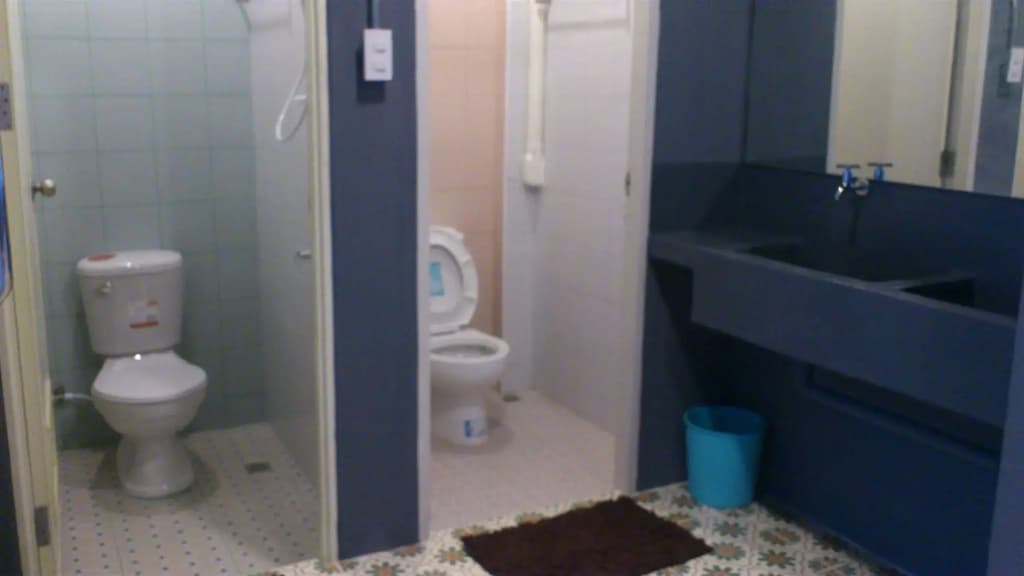 B Trio Guesthouse - photo 7