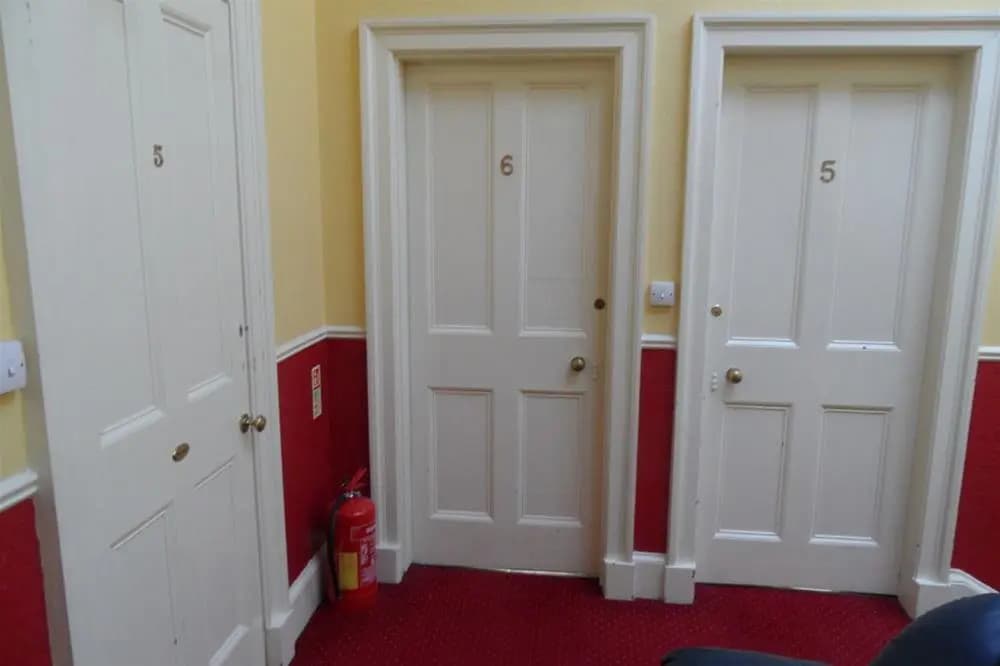 Ivy Guest House - photo 10
