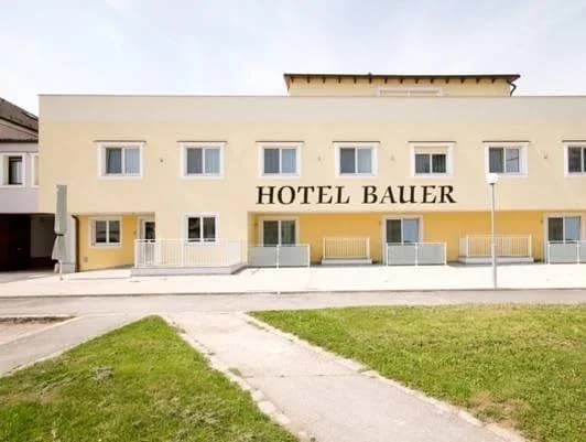 Hotel Bauer Rauchenwarth - photo 22