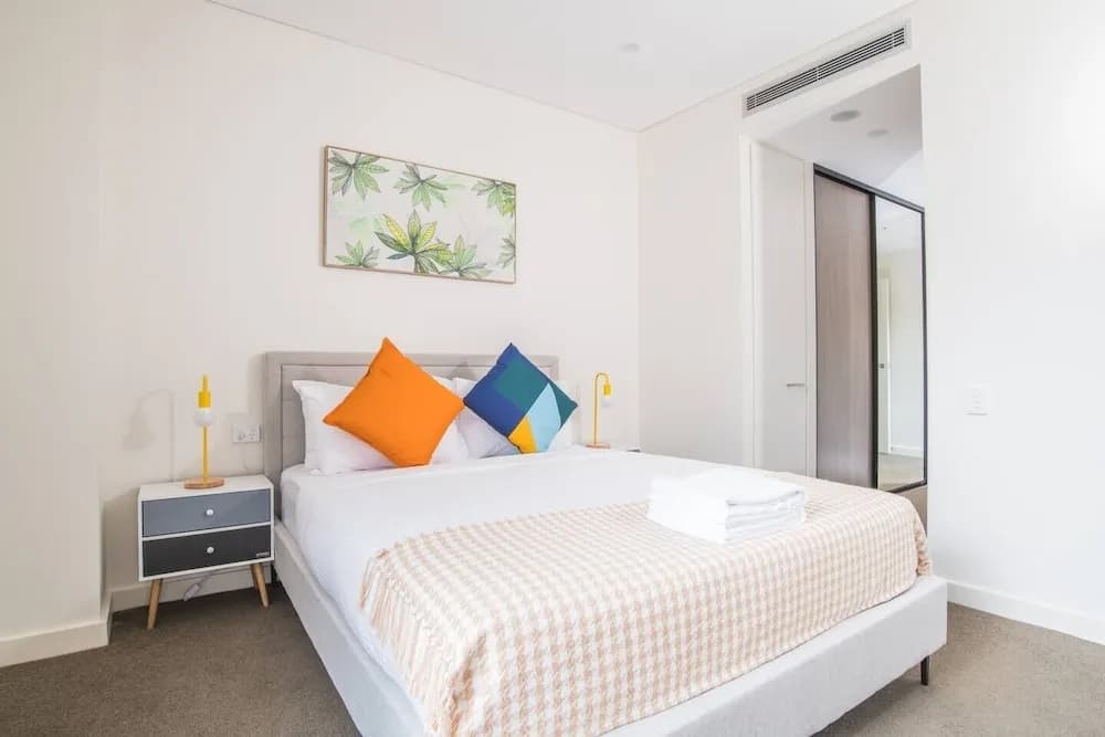 Bright & Modern! 2bed 2bath APT With Parking - photo 4