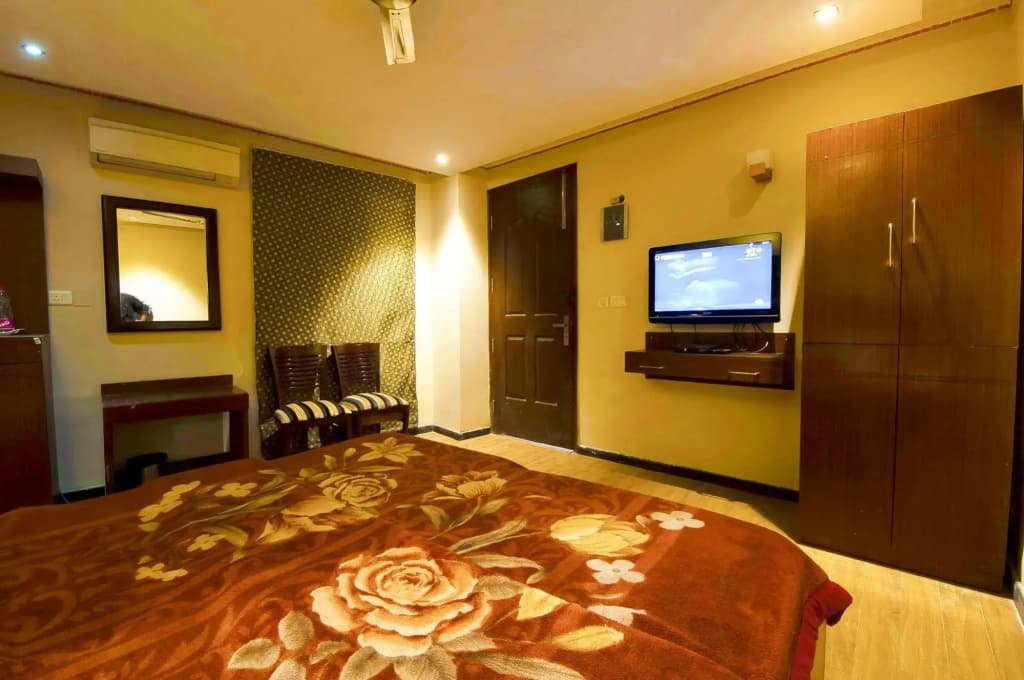 Hotel City Centre - photo 6