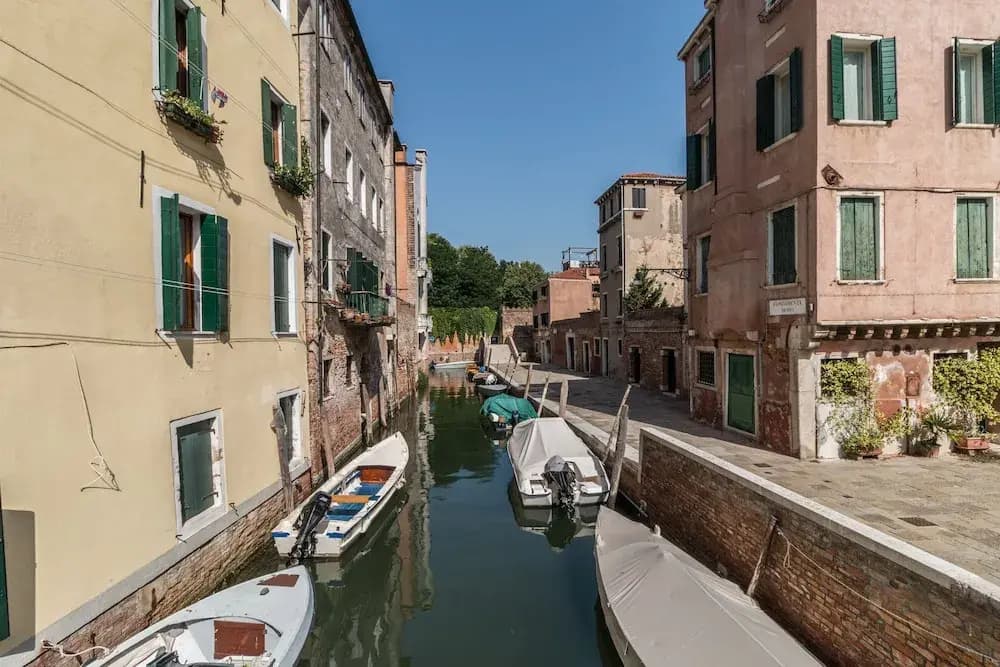 7 Windows on Venice - photo 13