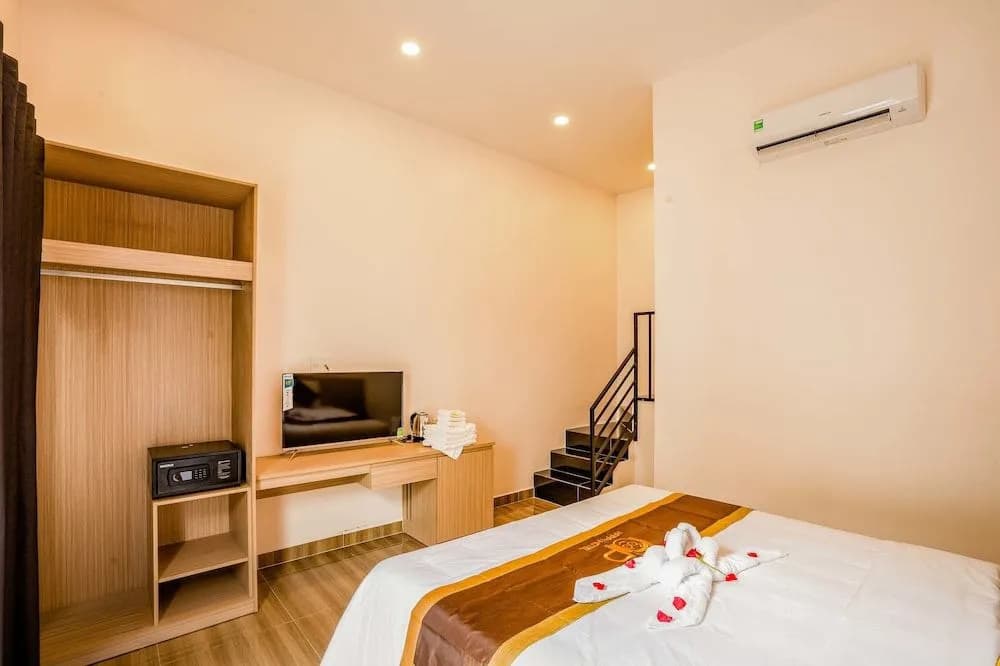 Happy Hotel - photo 6