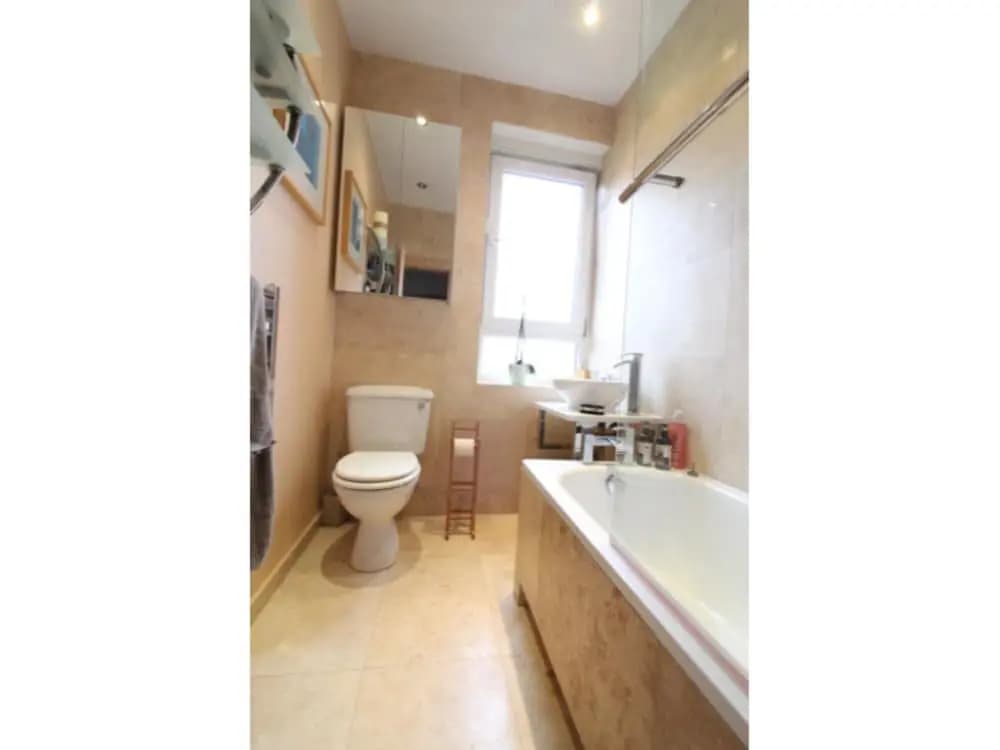 Charming, Spacious 1BR Flat for 4 in Edinburgh - photo 6