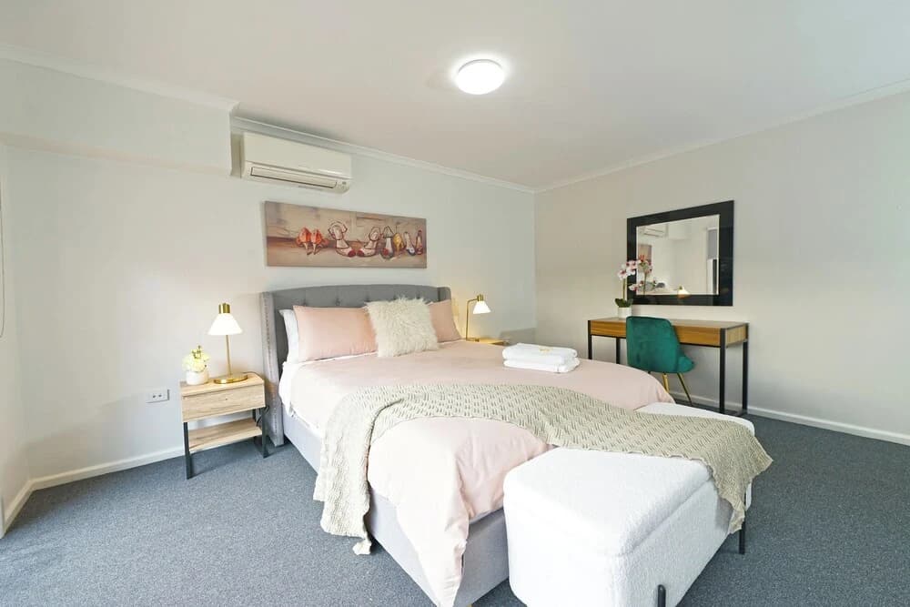 Pet Friendly Ringwood 3BR Home Parking - photo 4