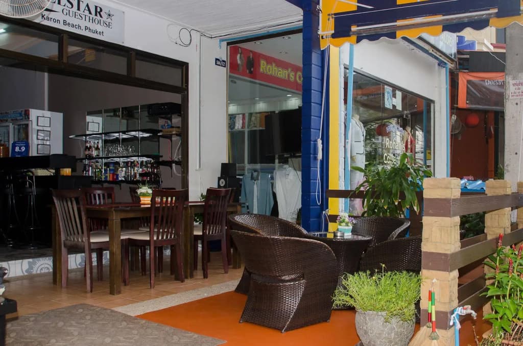Allstar Guesthouse - photo 19