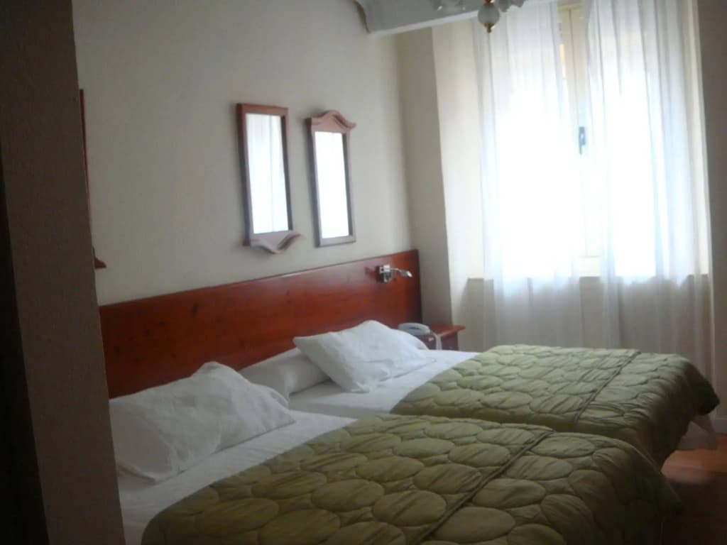 Hostal Riesco Puerta Del Sol - photo 4