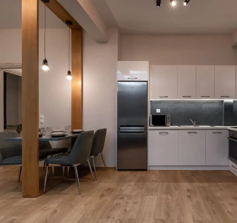101m² Renovated Apartment in Koukaki - photo 10