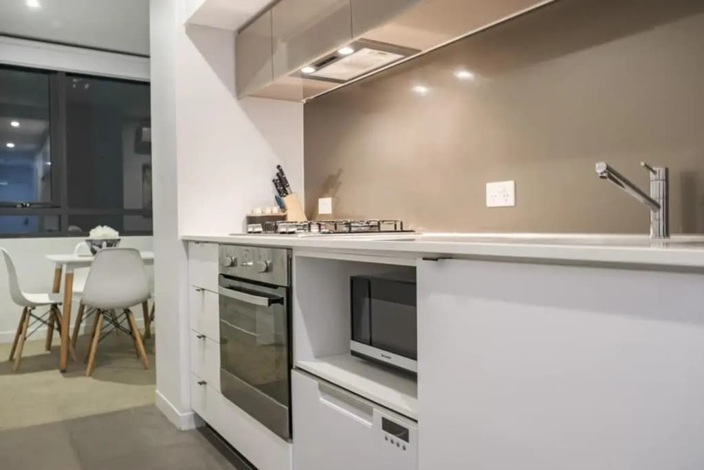 Best view 2BR1BA 40+floor in CBD+ Balcony +wifi - photo 12