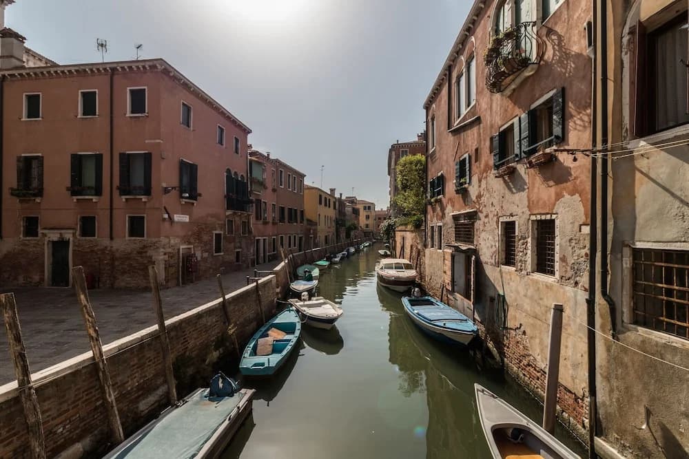 7 Windows on Venice - photo 12