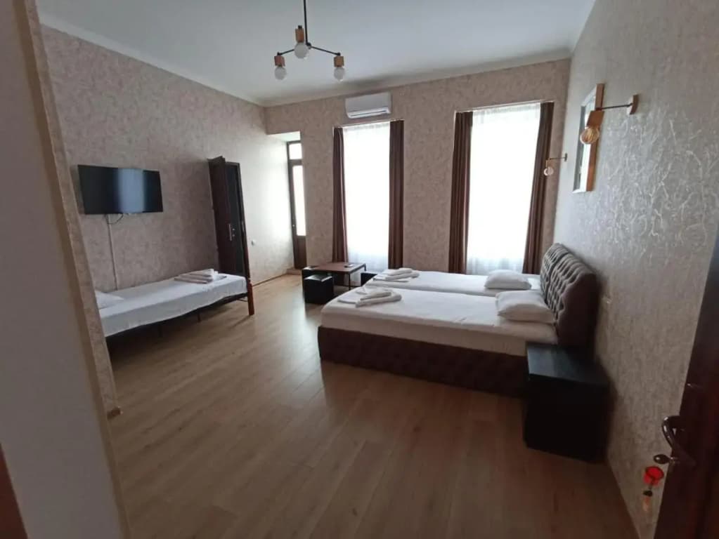 Hotel Guri - photo 4