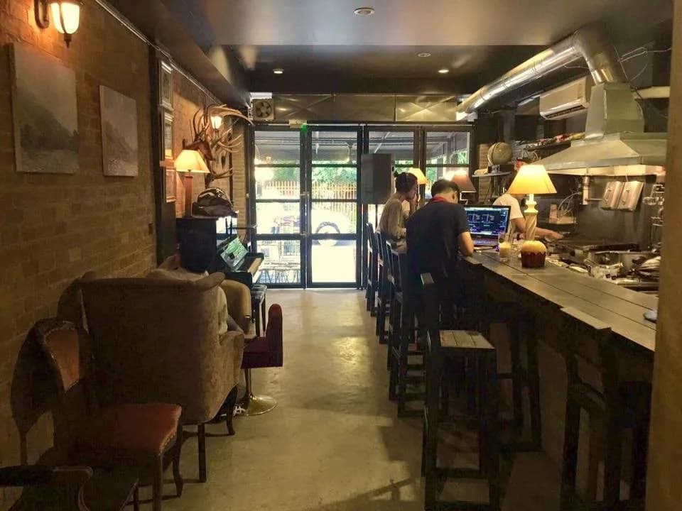 Nimman Nest Hostel & Cafe - photo 2