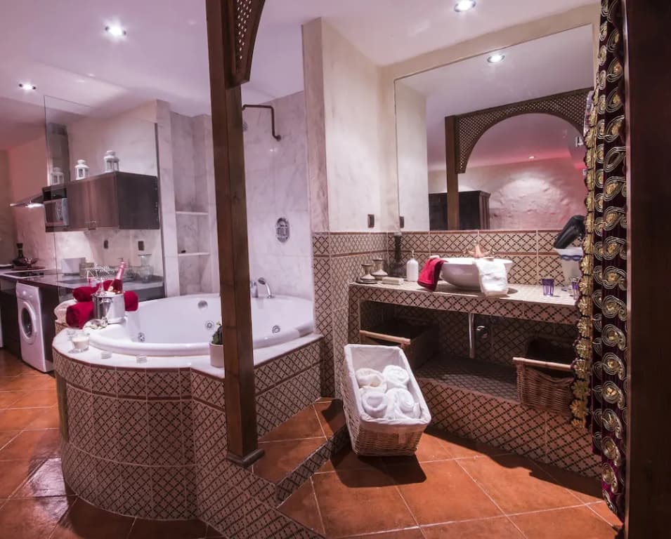 Alaia Holidays Apartments And Suite Caballero De Gracia - photo 7
