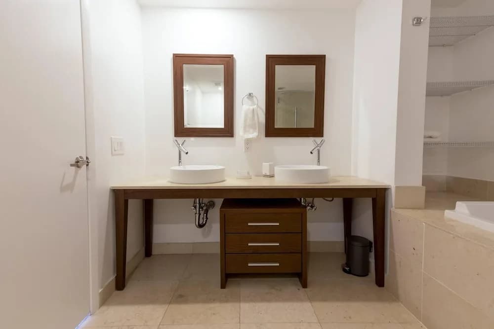 Amazing Unit Miami Brickell With Sea & City View - photo 10