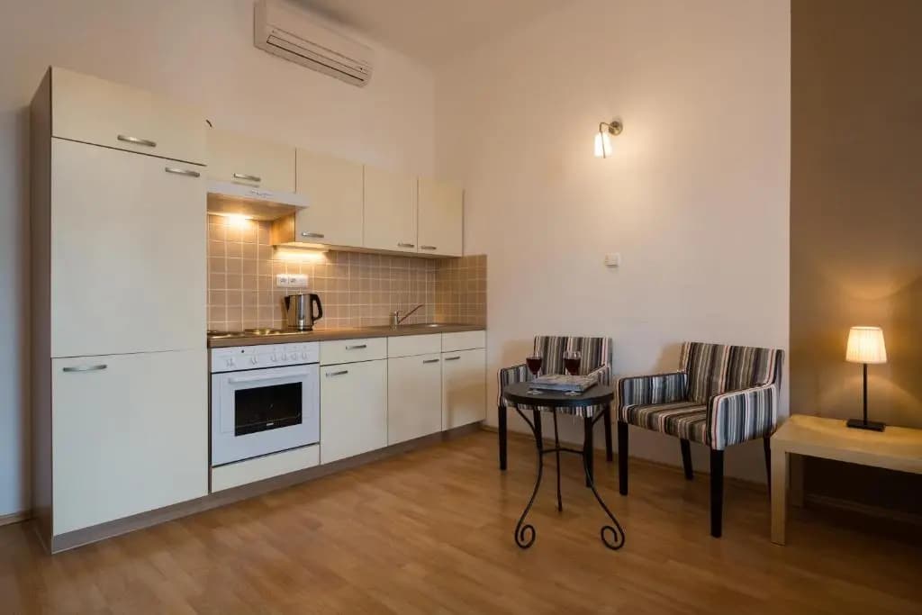 Royal Road Residence - photo 18