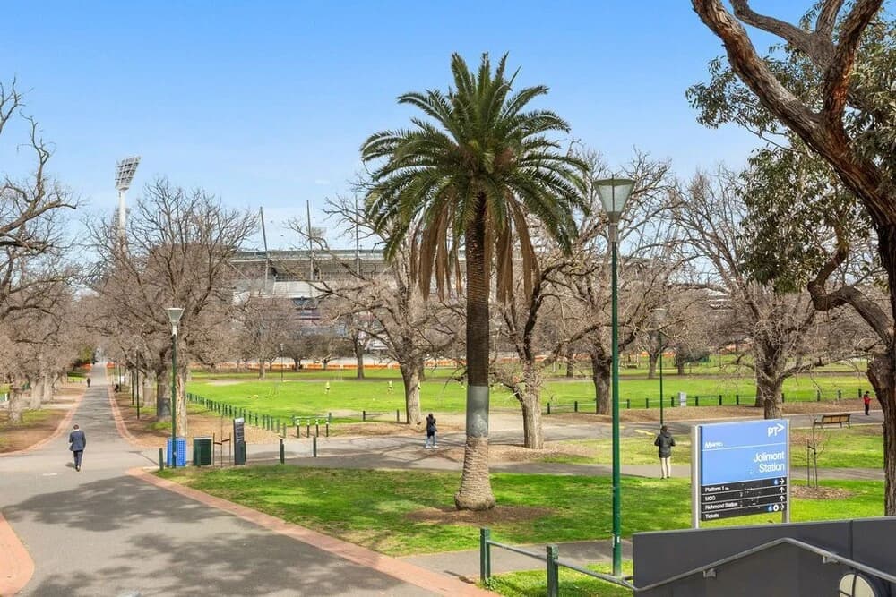 JOLI Directly Opposite MCG - photo 9