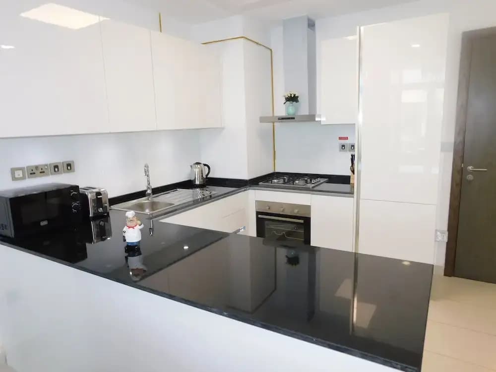 Luton Vacation Homes Royal Bay by Azizi - photo 31