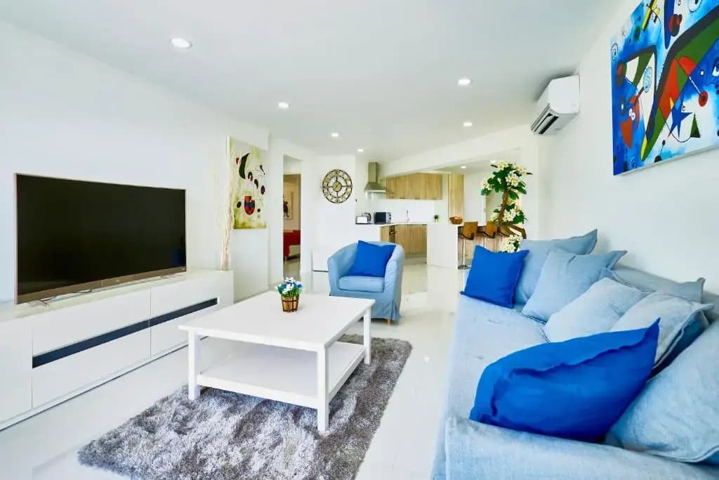 LUXURIOUS APARTMENT at VILLA NAVIN, 30's JOMTIEN BEACH - photo 5