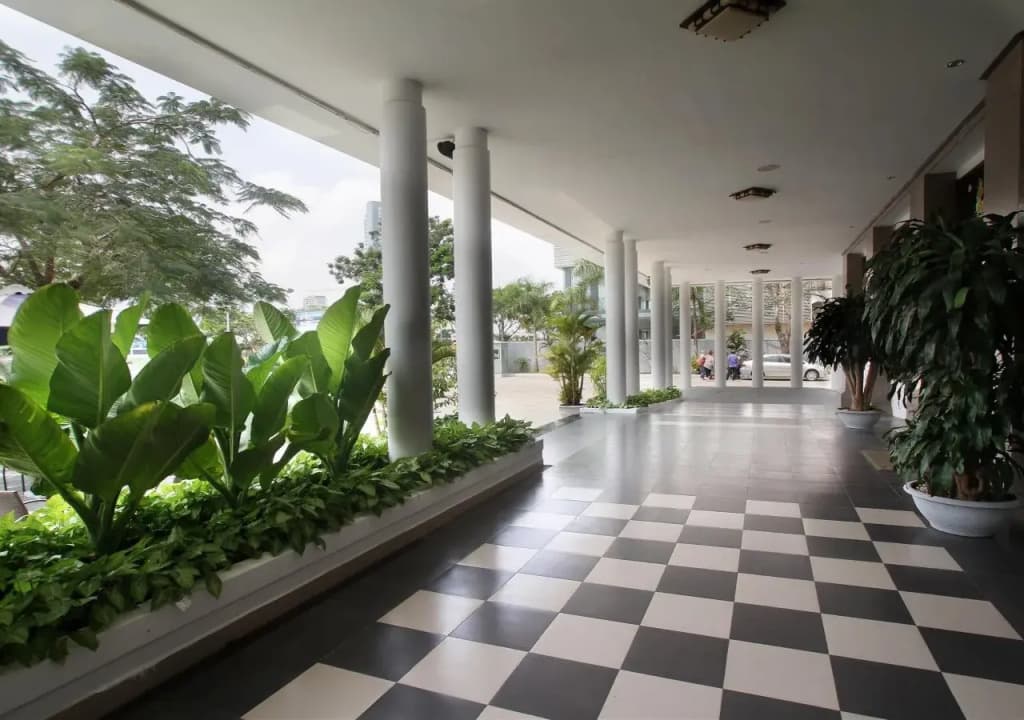 White House Hotel - photo 15