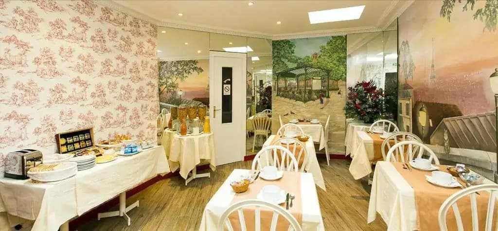 Hotel Regyn's Montmartre - photo 29