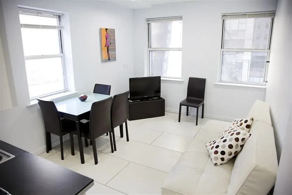 United Nations Suites - photo 9