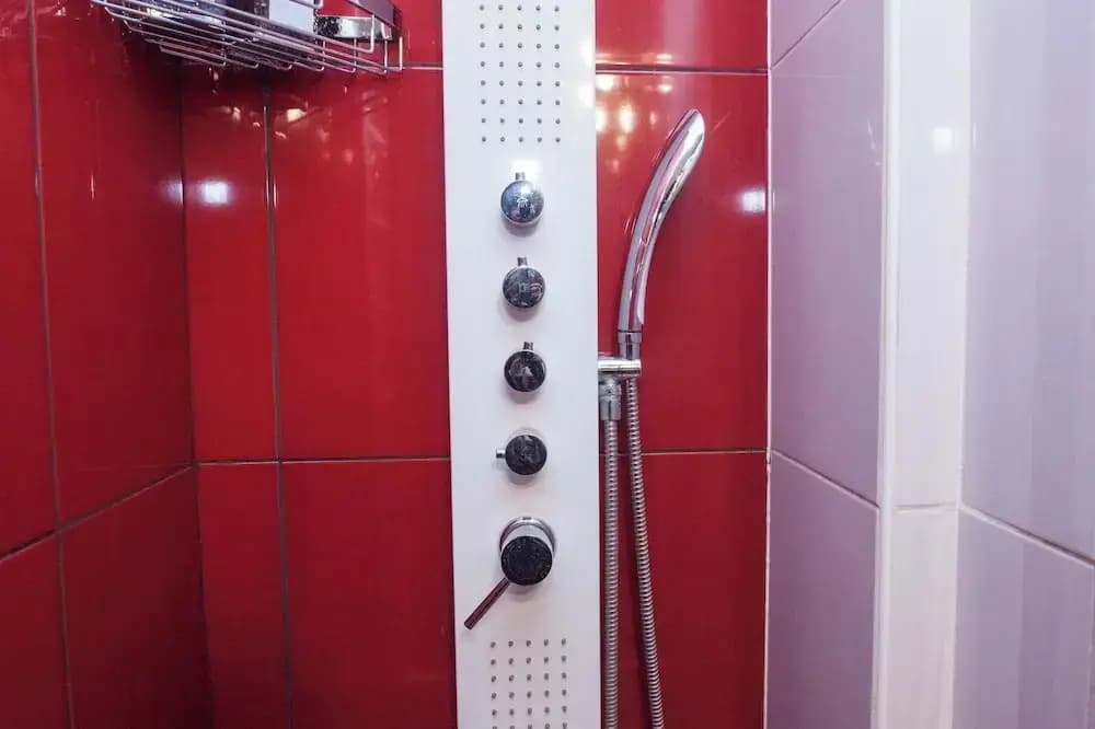Stylish Renovated 2 Bd Apt in Exarcheia - photo 40