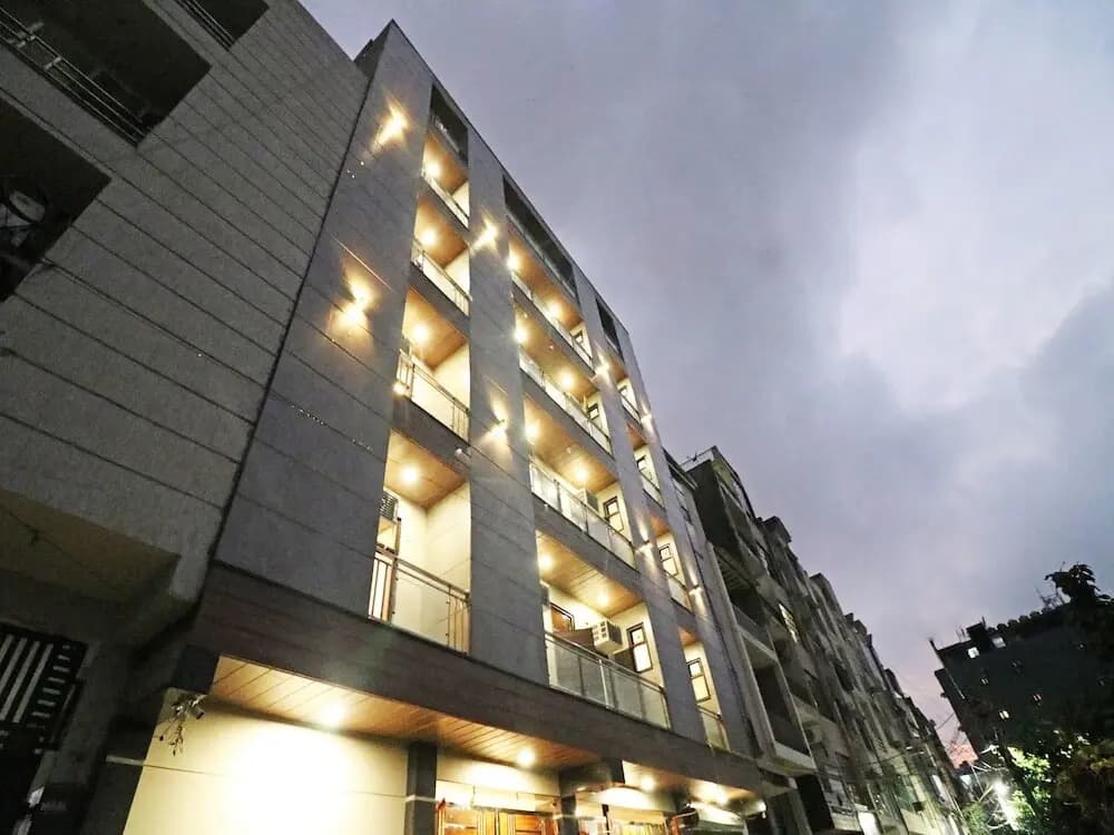 Collection O 74986 Hotel Sky Villas Near Palam Metro Station - photo 1