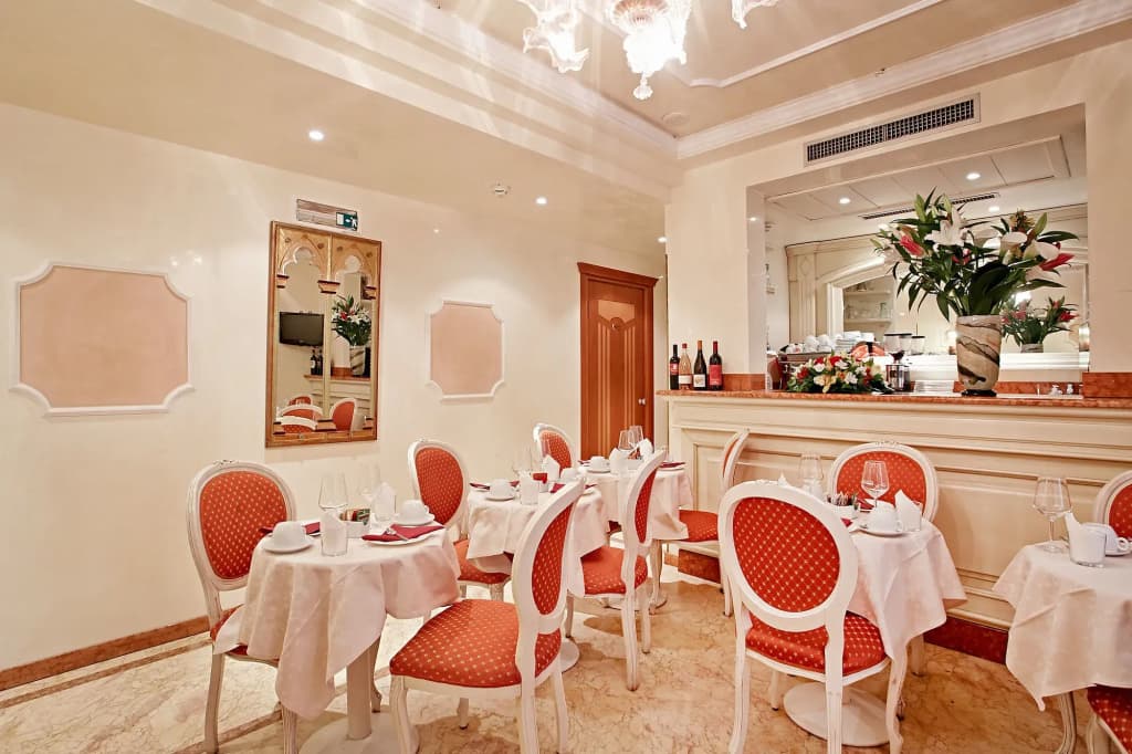 Hotel San Luca - photo 18