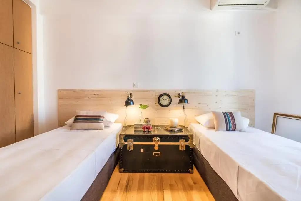 Renovated 3 bedroom apt with Acropolis View - main photo