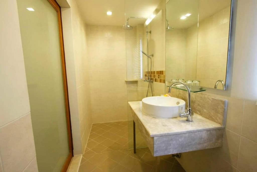 The Embassy Sathorn - photo 8