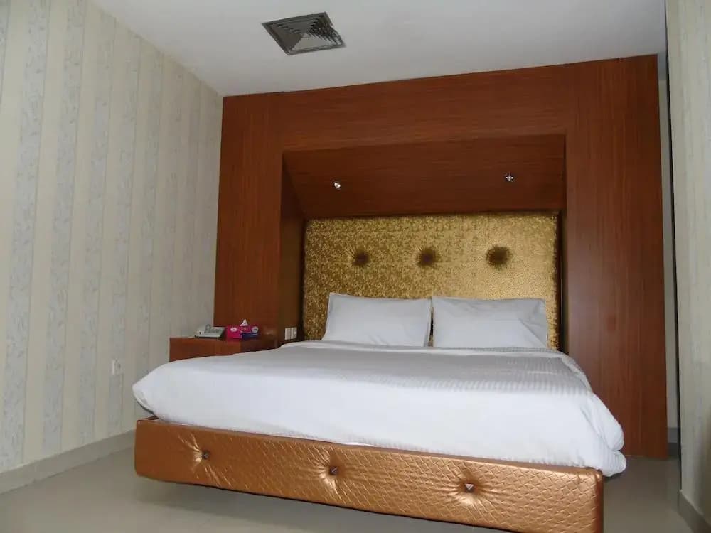 Al Burj International Hotel - photo 11