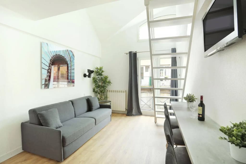 Les Lilas Serviced Apartments - photo 12