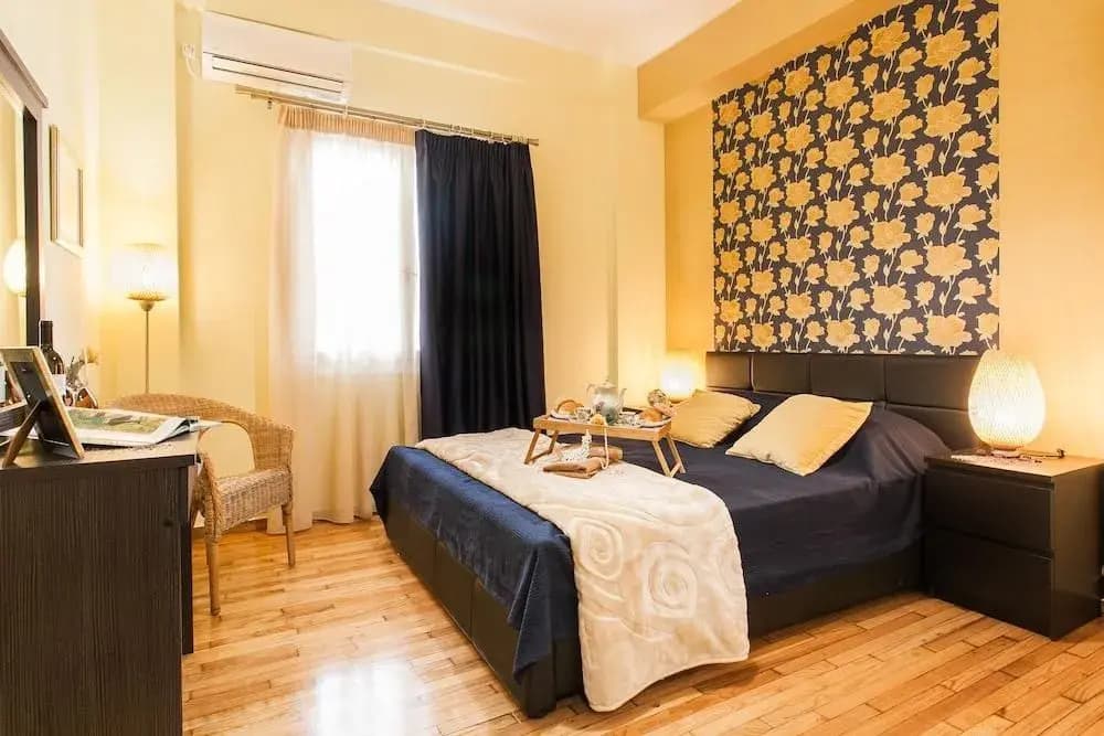 Central Quiet Safe Apartment - photo 1