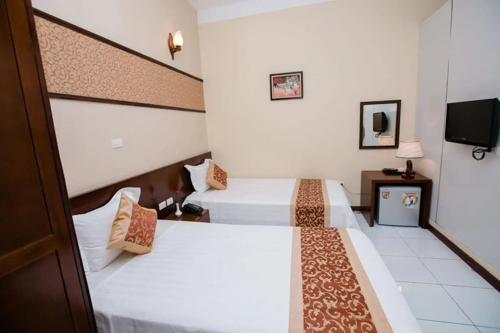 A Dong Hotel - photo 4