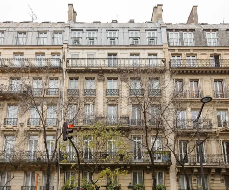 08 - Design Flat République - main photo