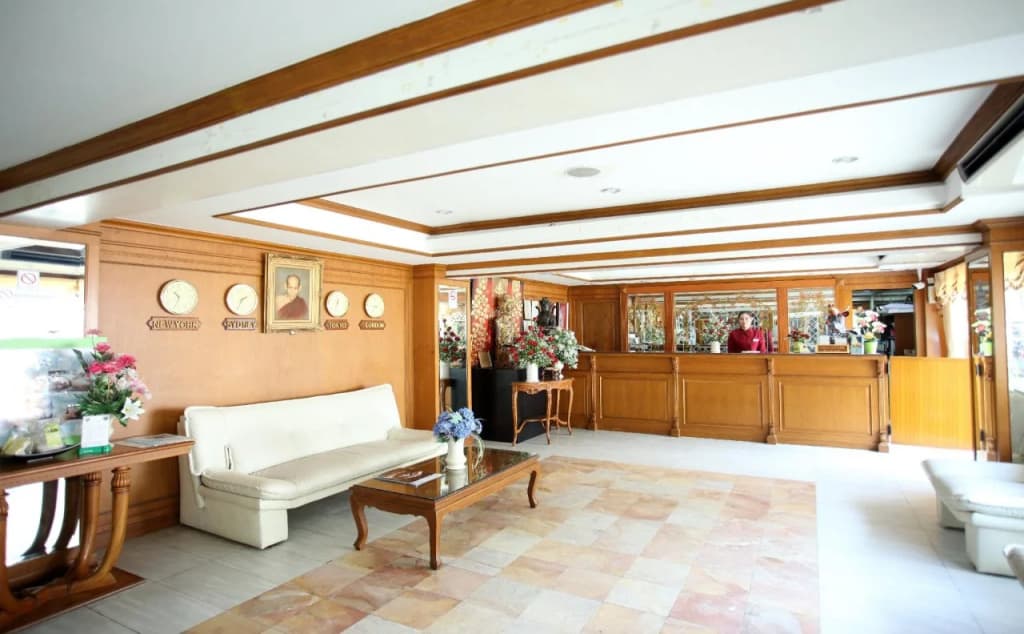 PJ Watergate Hotel - photo 2