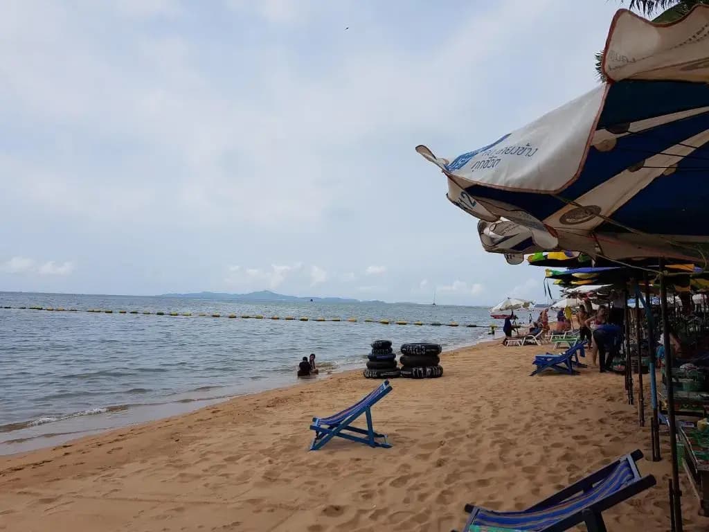 Kuno - 2Br, Beachfront Jomtien - photo 14