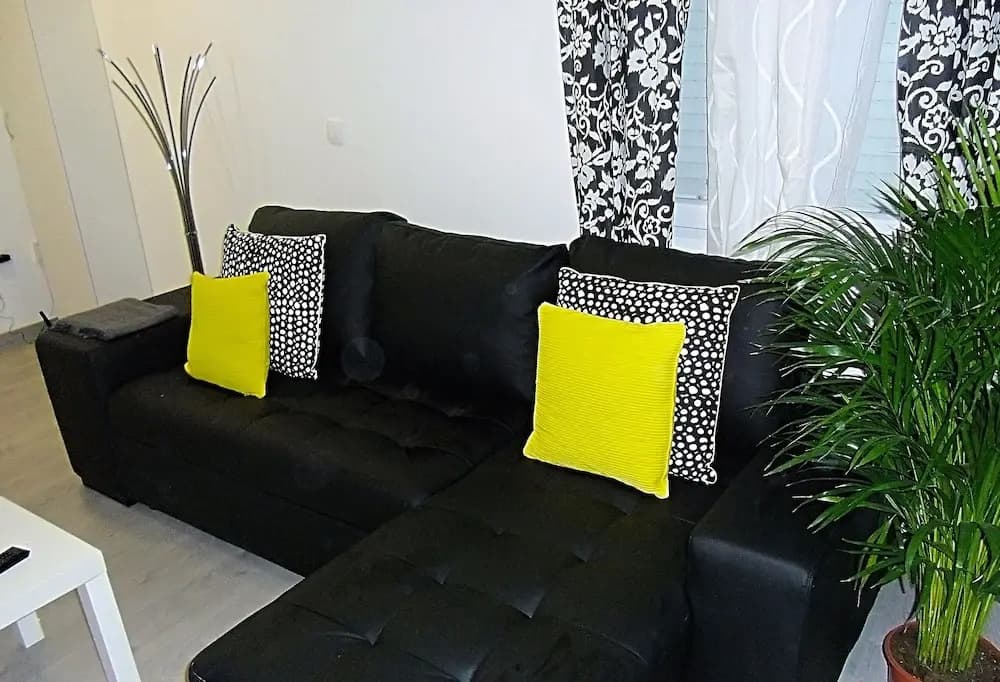 Bravo Murillo Apartment Center - photo 4