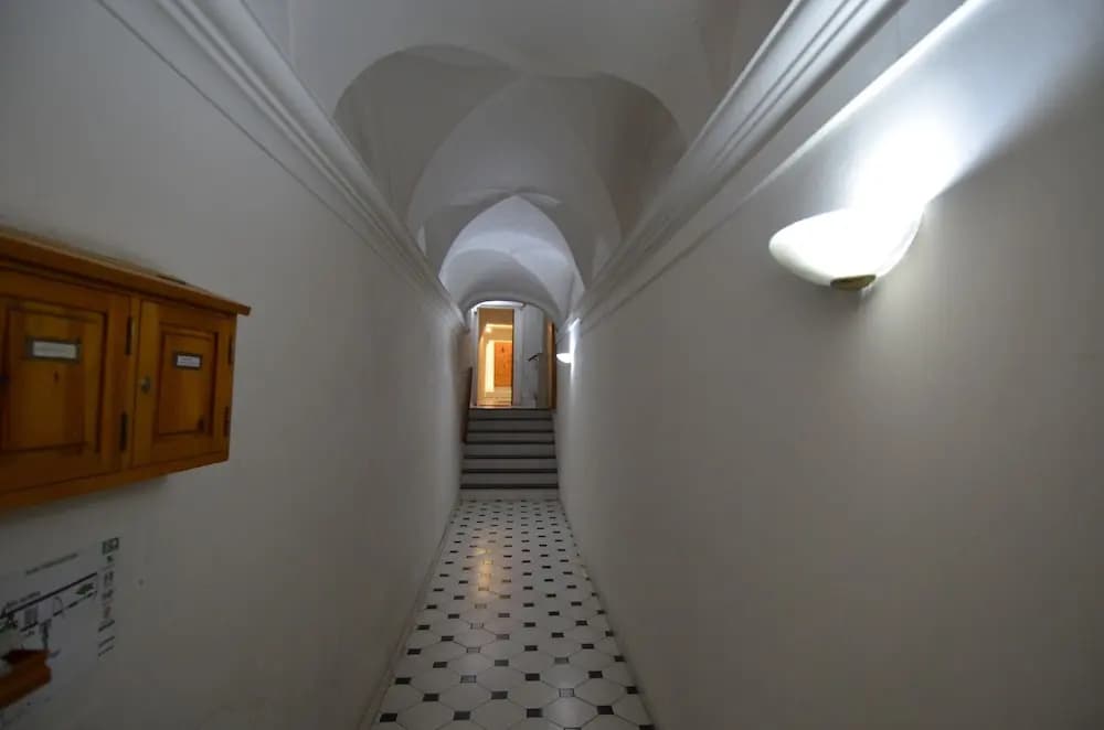 Period apartment 5 period in Old Nice near tramway - photo 10