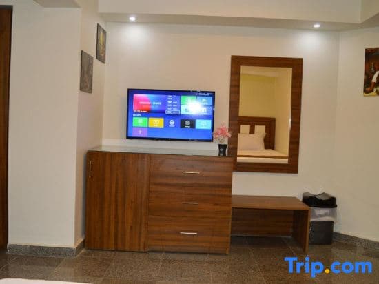 Royal Inn Residence - photo 1