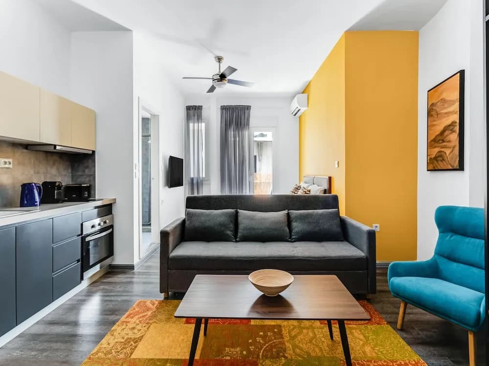Sanders Center - Nice Studio Apt With Balcony - photo 8