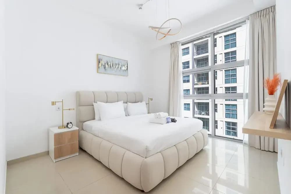 Gorgeous 1 Bedroom in DEC Tower With Marina Views - photo 3