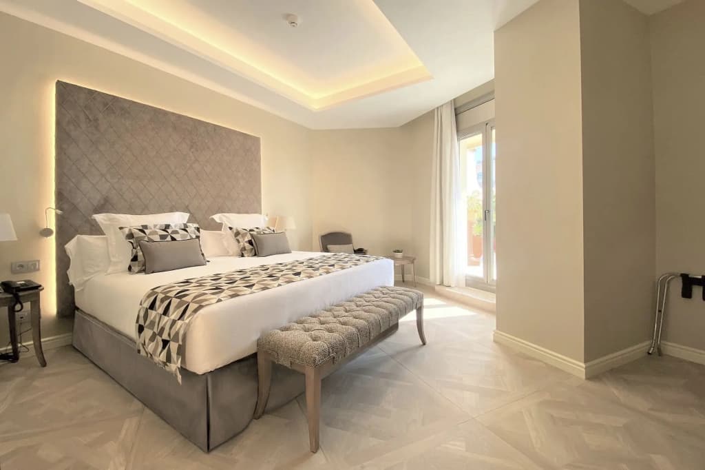 Lamaro Hotel - photo 6